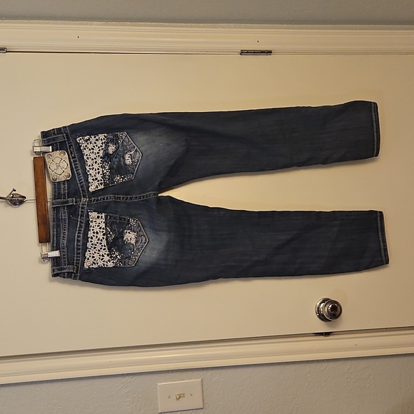 MISS ME Floral Lace Embellished Distressed Mid-rise Cuffed Skinny Denim Jeans - Picture 14 of 16